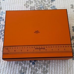 Medium/small size Hermes box